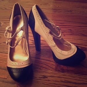 LAUREN CONRAD PLATFORM HEELS SIZE 7.5